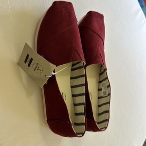 TOM’s Alpargatas (W11 | Color: black cherry)